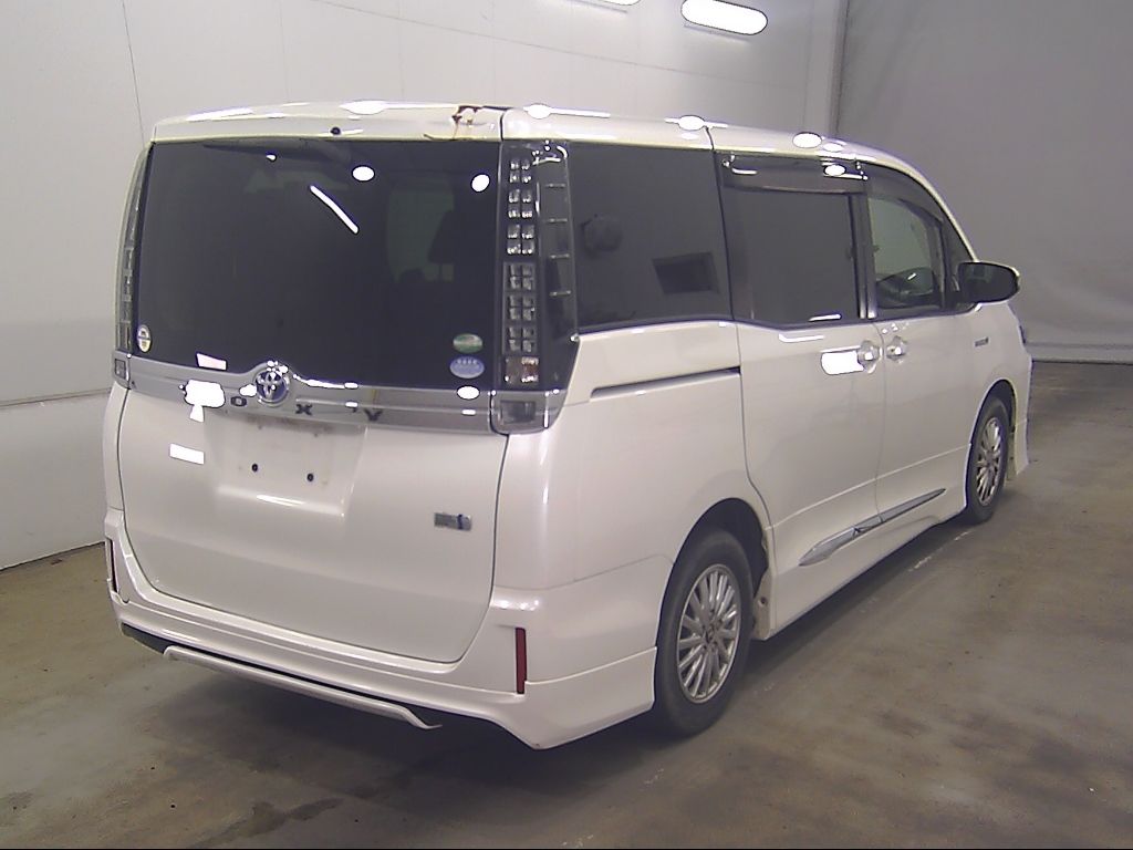 2015 Toyota Voxy ハイブリッドX auction photo 2