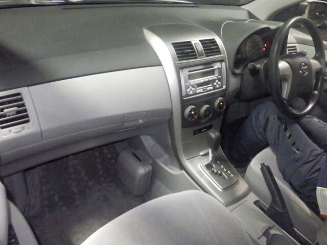 2011 Toyota Corolla Axio X auction photo 3