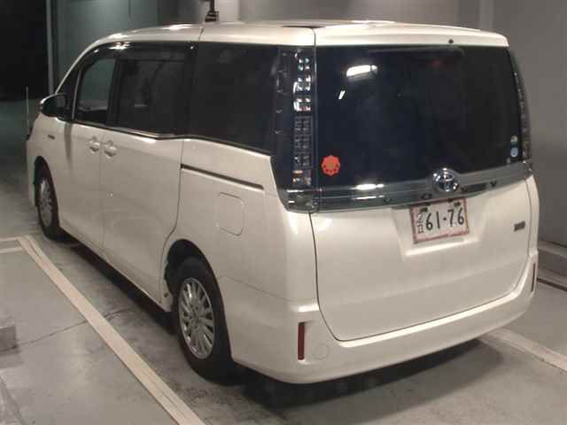2015 Toyota Voxy ハイブリッドX auction photo 2