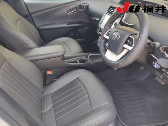 2017 Toyota Prius Sセーフティプラス auction photo 3