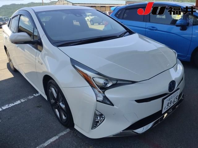 Japan Auction Vehicles 5 2017 Toyota Prius Sセーフティプラス auction photo