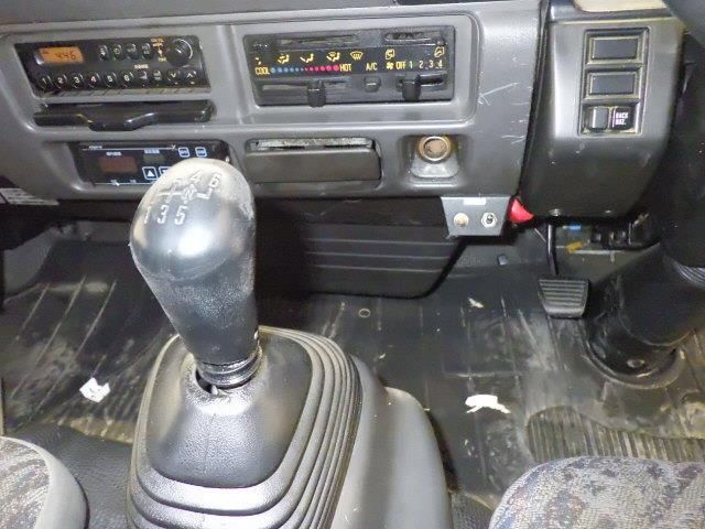 2003 Isuzu Elf Refrigerated and frozen trucks auction photo 8