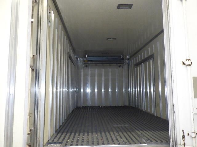 2003 Isuzu Elf Refrigerated and frozen trucks auction photo 4