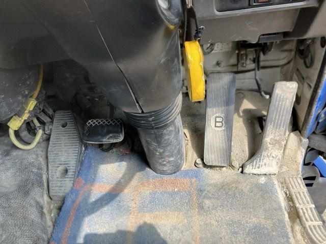 2007 Isuzu Forward ミキサー auction photo 4