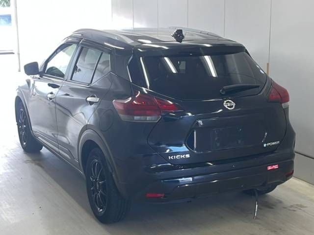 2021 Nissan Kicks X ツートーンインテリアエディション auction photo 3