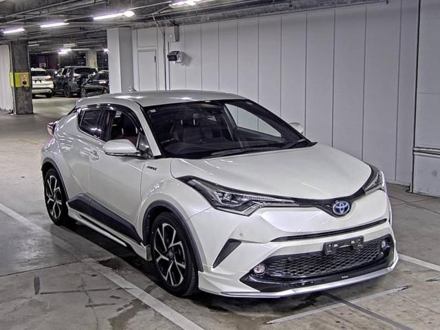 2018 Toyota C-HR G Japan auction vehicle