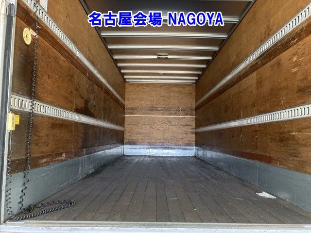 2011 Isuzu Forward アルミバン auction photo 21
