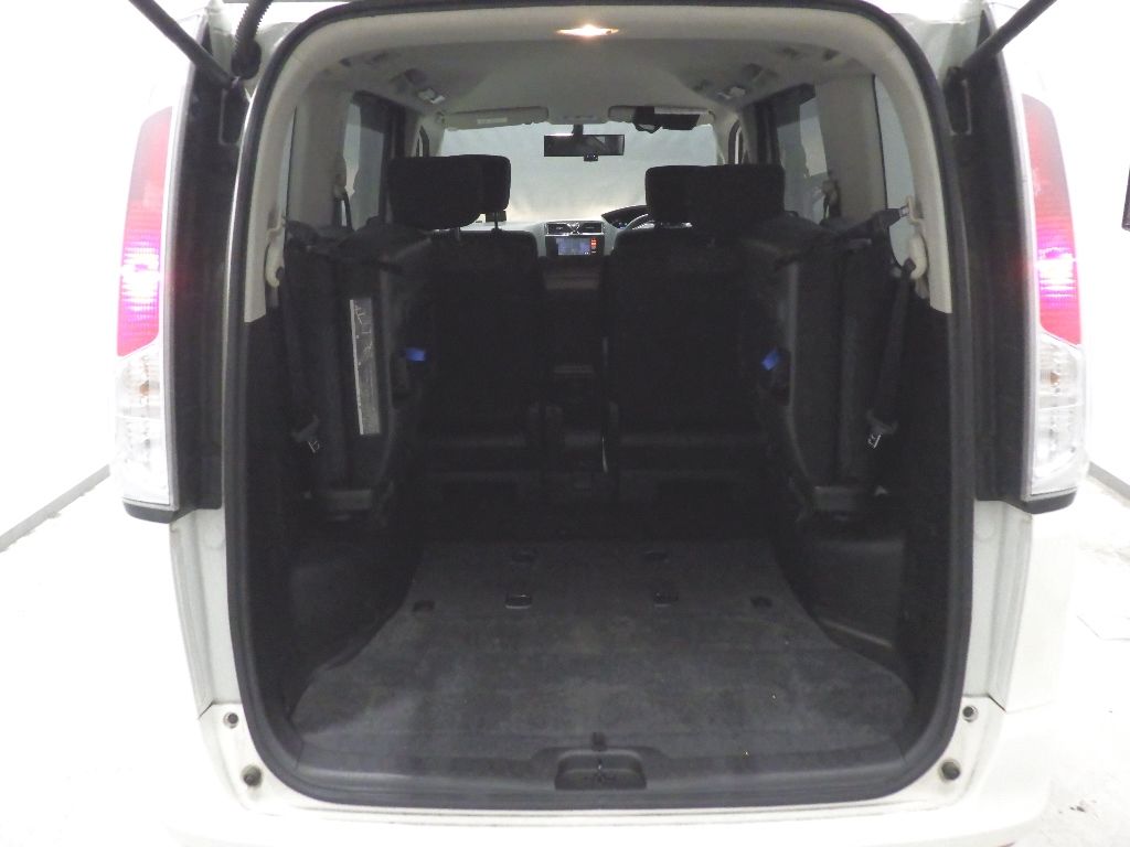 2012 Nissan Serena 20X auction photo 8