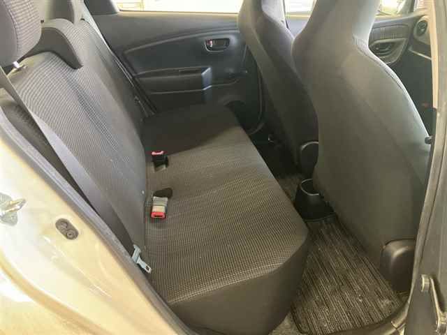 2017 Toyota Vitz F Mパッケージ auction photo 7