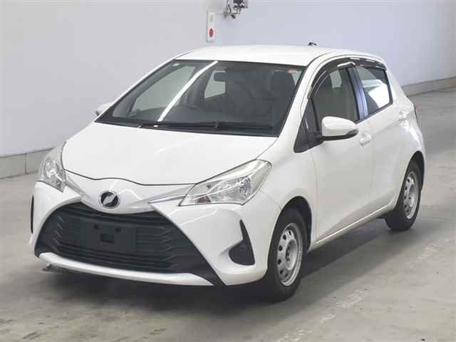 2017 Toyota Vitz F Mパッケージ auction photo 4