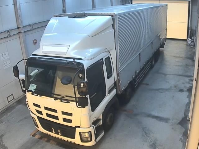 2011 Isuzu ウィング Japan auction vehicle