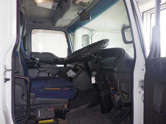 2011 Isuzu ウィング auction photo 6