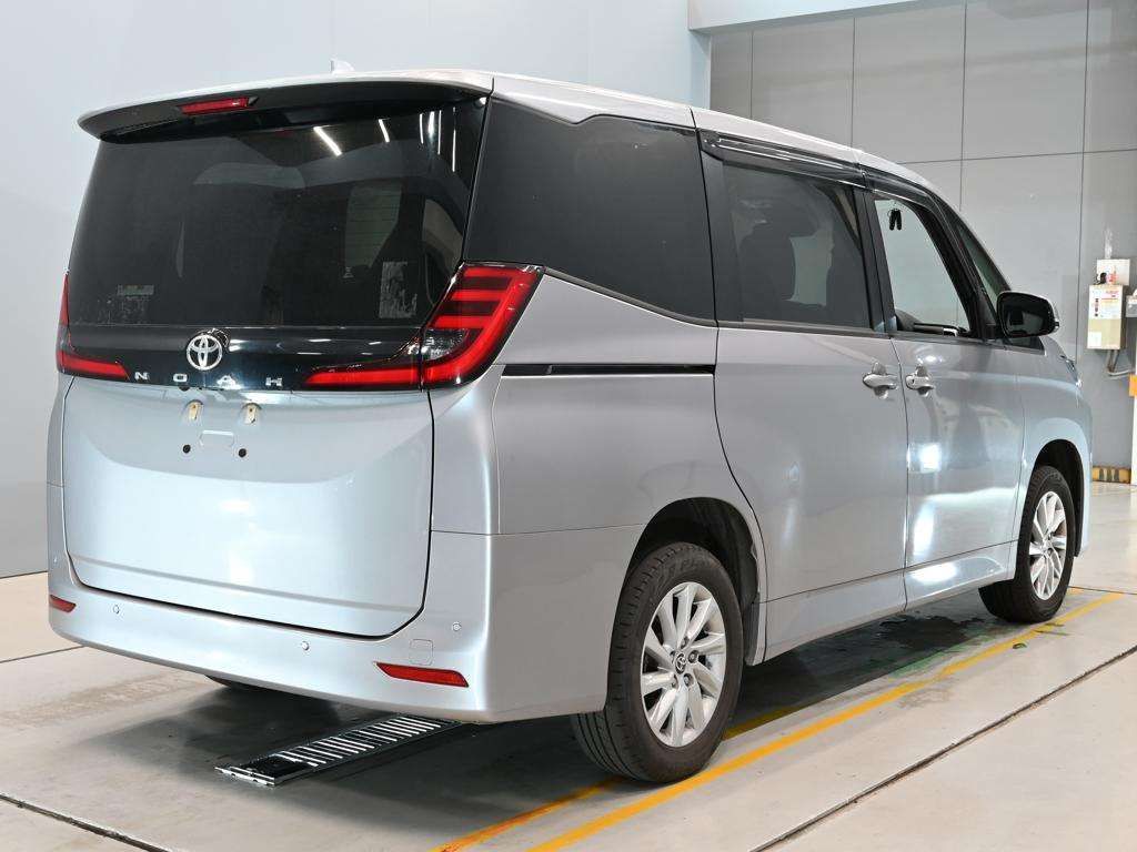 2022 Toyota Noah G 4WD auction photo 2