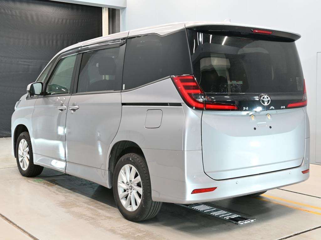 2022 Toyota Noah G 4WD auction photo 6