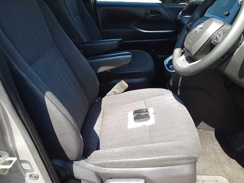 2022 Toyota Noah G 4WD auction photo 10