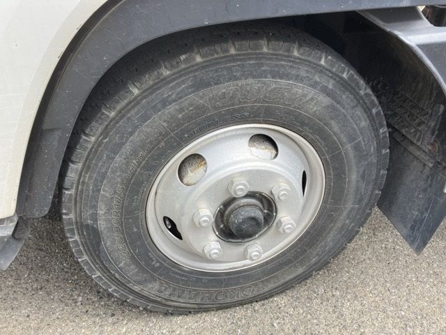 2011 Isuzu Forward ヒラ.クレーン4ダン auction photo 8