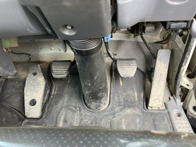2011 Isuzu Forward ヒラ.クレーン4ダン auction photo 4