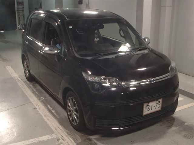 2015 Toyota Spade Fクイーン Japan auction vehicle