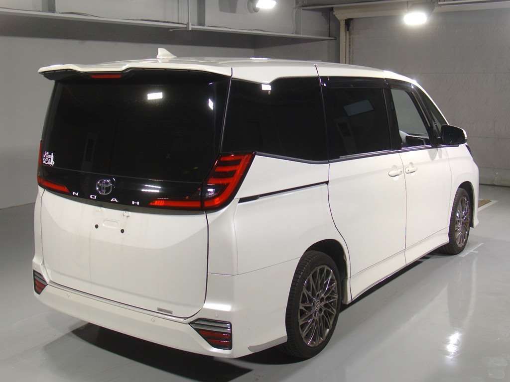 2022 Toyota Noah S-G auction photo 2
