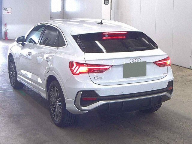 2022 Audi Q3 Sportback 35TFSI S-Line auction photo 2