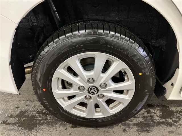 2017 Toyota Voxy V 4WD auction photo 8