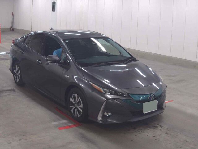 2018 Toyota Prius PHEV Aユーティリティプラス Japan auction vehicle
