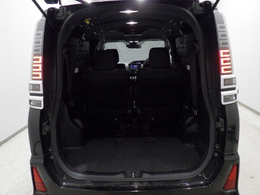 2017 Toyota Voxy ZS煌 7人 auction photo 8