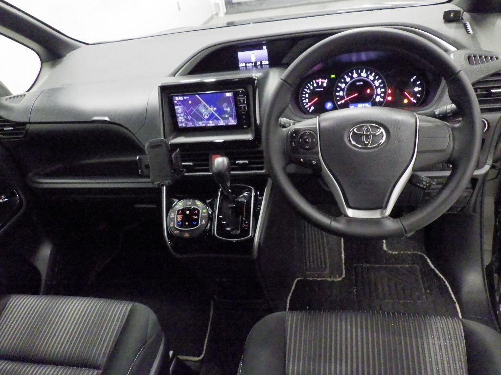 2017 Toyota Voxy ZS煌 7人 auction photo 3