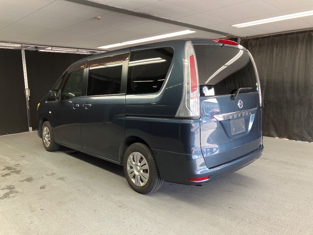 2012 Nissan Serena 20S auction photo 2