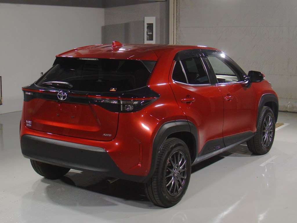 2022 Toyota Yaris Cross X 4WD auction photo 2