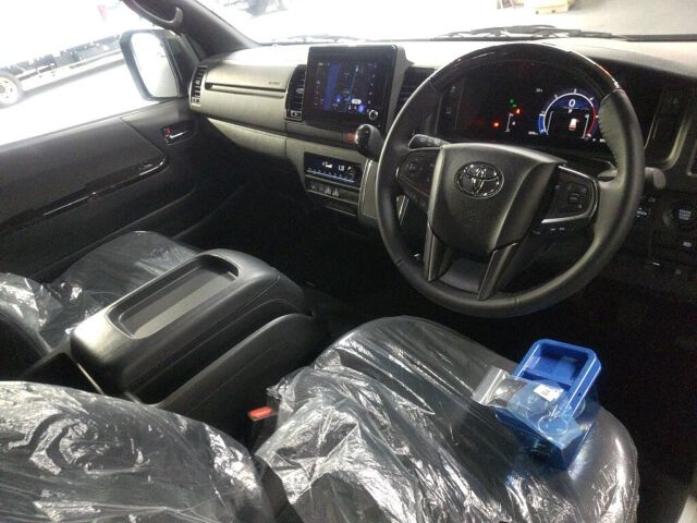 2026 Toyota Hiace LスーパーGLダーク2 auction photo 3