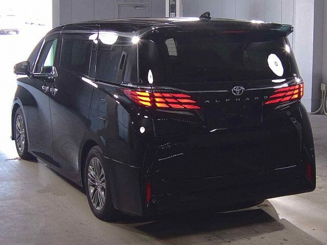 2024 Toyota Alphard Z 4WD auction photo 2