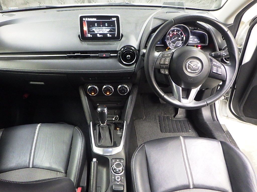 2016 Mazda Demio ブラックレザーリミテッド auction photo 3