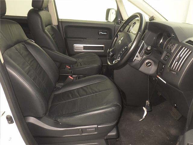 2017 Mitsubishi Delica D:5 4WD Dプレミアム 7ニン auction photo 5