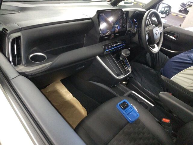 2026 Toyota Voxy Hybrid S-Z auction photo 3