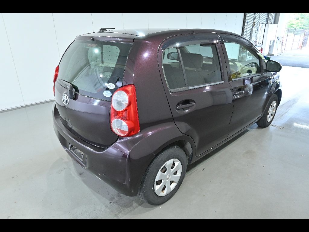 2011 Toyota Passo X Yururi auction photo 2