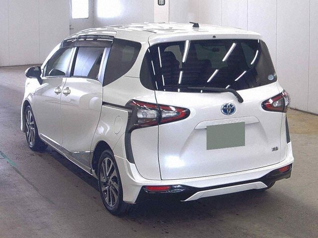 2016 Toyota Sienta Hybrid G auction photo 2