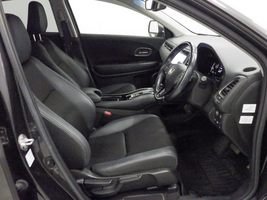 2018 Honda Vezel Hybrid Z Honda Sensing auction photo 6
