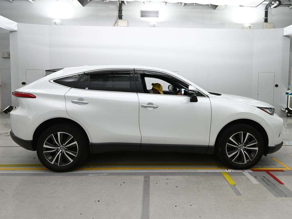 2023 Toyota Harrier G auction photo 3