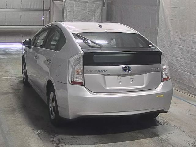 2013 Toyota Prius PHEV S auction photo 7