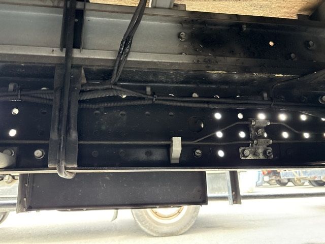 2019 Mitsubishi Fuso Canter Aluminum van auction photo 9