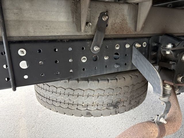 2019 Mitsubishi Fuso Canter Aluminum van auction photo 12