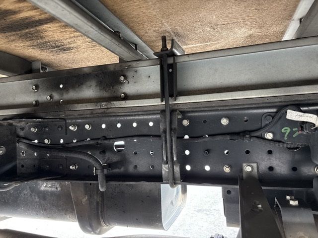 2019 Mitsubishi Fuso Canter Aluminum van auction photo 14