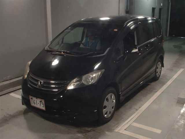 2011 Honda Freed 4WD FLEXエアロ auction photo 4