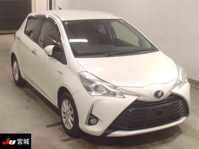 2017 Toyota Vitz ハイブリッドFセーフティエディ Japan auction vehicle