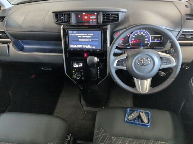 2017 Toyota Roomy カスタムG S auction photo 3