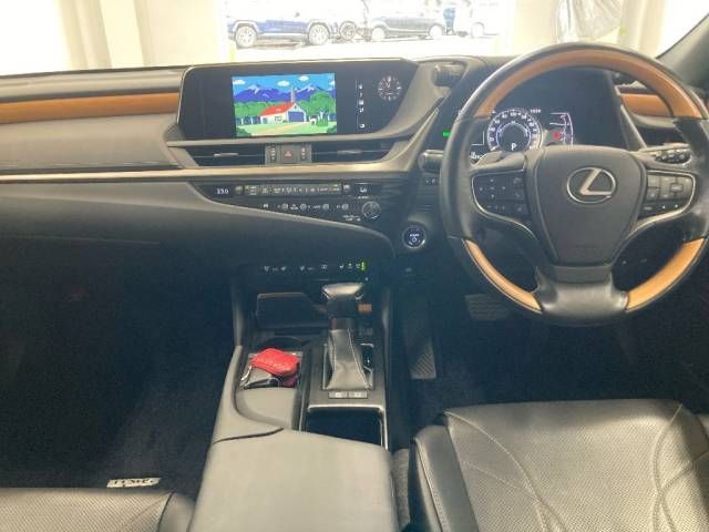 2019 Lexus ES ES300h バージョンL auction photo 2