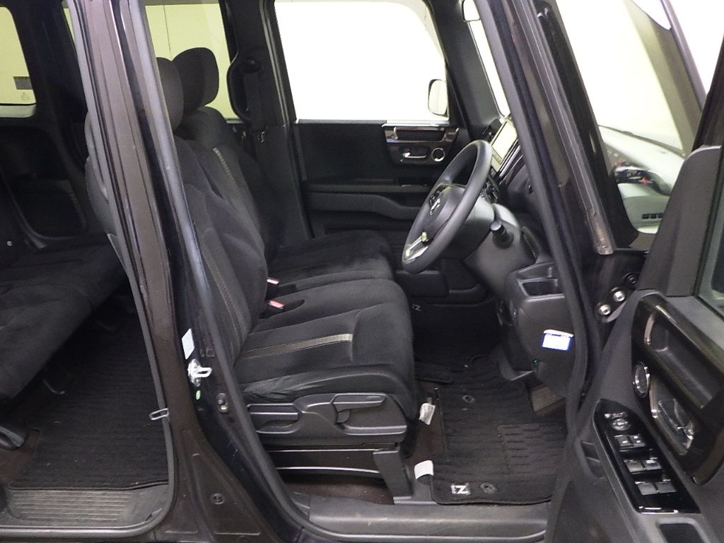 2017 Honda N-BOX カスタムG Lホンダセンシング auction photo 6