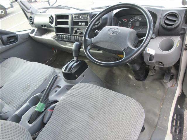 2017 Toyota Dyna ワイドロング auction photo 3
