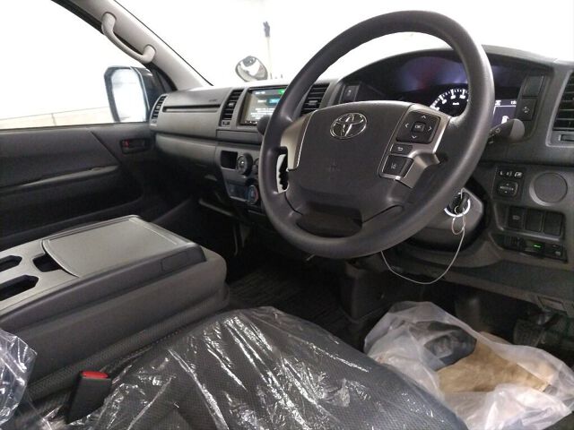 2026 Toyota Hiace ロングDX GLパッケ 4WD auction photo 3